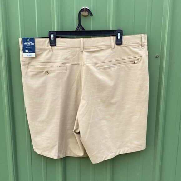 Men's Lightweight Flat Front Shorts, 9" Inseam, Size 44 - Picture 2 of 9